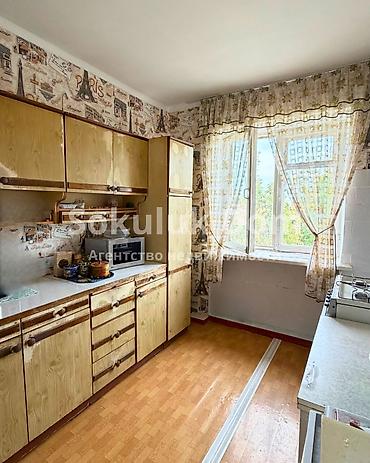 Батирлерди сатуу: 🏢Продается квартира в г. Шопоков 🟡Комнаты: 4 🟡Этаж: 4 🟡Инфраструктура — 2