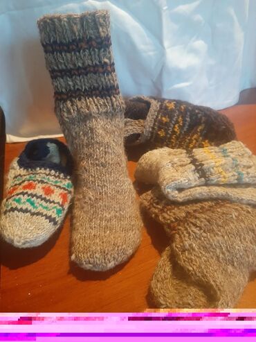 Paltar tikişi: Təbii yundan hazırlanmış iplər və toxunma əl işləri Sifariş qəbul — 11