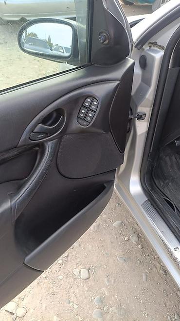 шторы на авто: Ford Focus: 2001 г., 1.6 л, Механика, Бензин, Универсал — 2