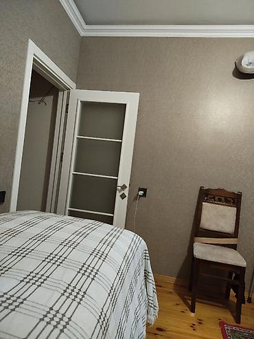 azadliq ev: Bakı, Bakıxanov qəs., 2 otaqlı, Köhnə tikili, m. Neftçilər, 30 kv. m — 9