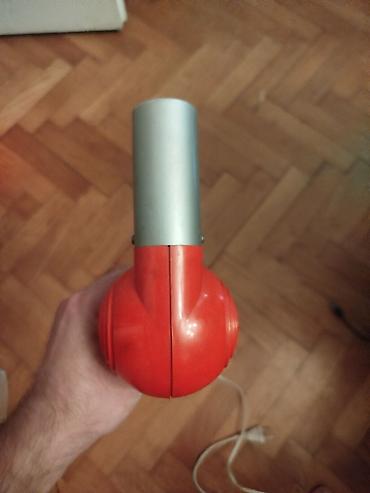 Fenovi za kosu: Retro stari fen sa kosu vintage.
Ispravan — 11