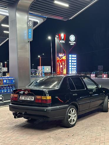 буксир машина: Volkswagen Vento: 1993 г., 1.8 л, Механика, Седан — 4