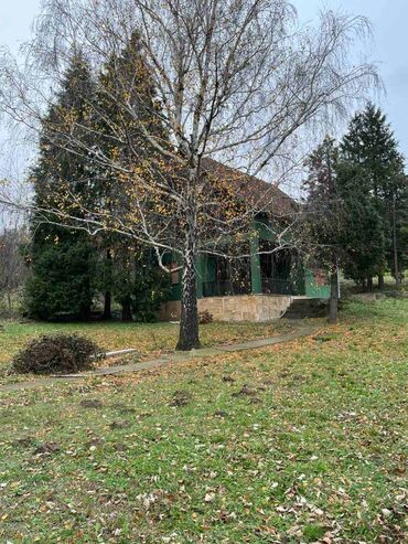 Kuće na prodaju: 120 kv. m, 3 sobe — 25