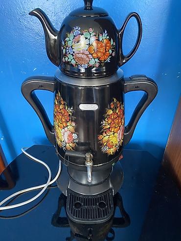 işlənmiş samavar: Elektrik samovar-çay dəsti - İki hissəli quruluş: aşağıda elektrikli — 1