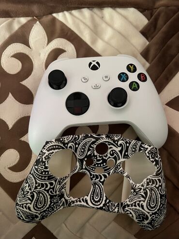 xbox series s: Геймпад Xbox series и подходит для one В идеальном состоянии Полностью