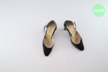 Жіночі туфлі р. 37Довжина устілки: 24 смВисота підбора: 9 смСтан