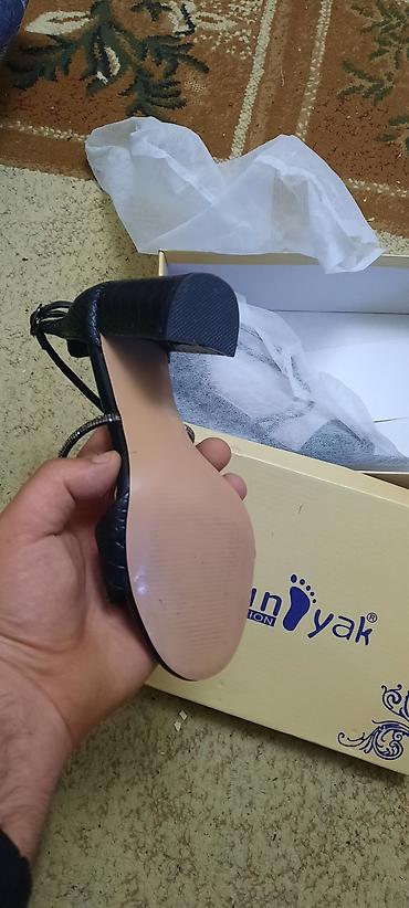 Digər ayaqqabılar: Ölçü: 35.5, Yeni — 3