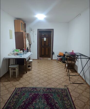 сдаётся квартира район восток5: 1 бөлмө, 18 кв. м, Жатакана жана мейманкана түрүндө, 3 кабат