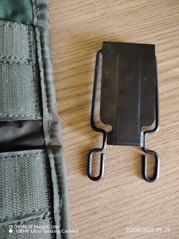 Lov i ribolov: Original maskirna vojnička torbica sa metalnom konstrukcijom koja na lalafo.rs — 11 Lov i ribolov: Original maskirna vojnička torbica sa metalnom konstrukcijom koja — 11