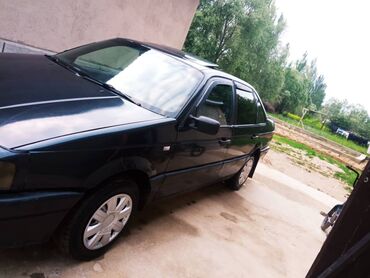 Транспорт: Volkswagen Passat: 1991 г., 1.8 л, Механика, Бензин, Седан