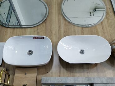 тюльпан: Oval formalı ağ rəngli keramika lavabo, hamam otaqları üçün nəzərdə