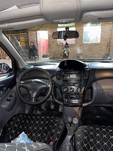 Toyota: Toyota Yaris Verso: 2000 г., 1.3 л, Механика, Бензин, Минивэн — 3