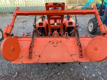 Мини-тракторы Kubota: Мини-трактор Kubota Bulltra B1-17 с навесным оборудованием — 4