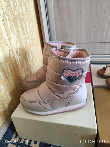 Другие детские вещи: Детская обувь набором. В комплекте: - Пара зимних дутиков/сапожек — 2