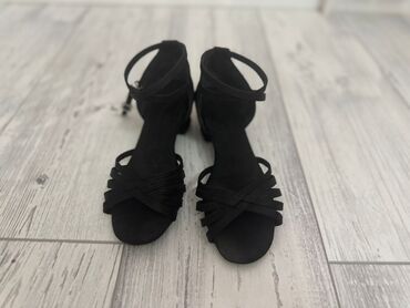 вечерняя обувь: Туфли, 36, Б/у, цвет - Черный, Самовывоз