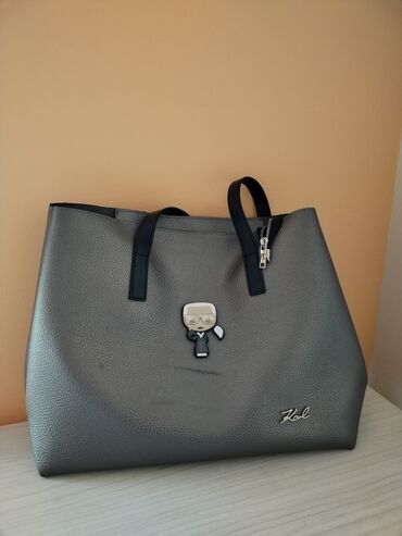 3d naocare za tv: Shoulder bag, Karl Lagerfeld, Material: Patent leather