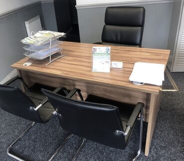 продам стол и стулья: Компьютерный стол, Новый, Нераскладной, Прямоугольный стол