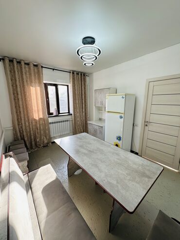 Долгосрочная аренда домов: 70 м², 4 комнаты, Парковка — 6