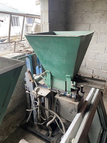 аппарат для производства хозяйственного мыла: Продаётся 2 станка и мешалка для производства лега кипичей