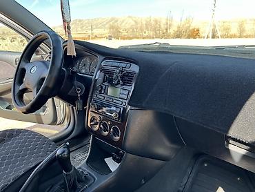 led свет: Toyota Avensis: 2002 г., 1.8 л, Механика, Бензин, Универсал — 6