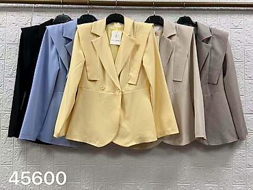 karirani sako: Elegantni ženski blejzer – više boja

Sako: 2.800 dinara
S M L — 5