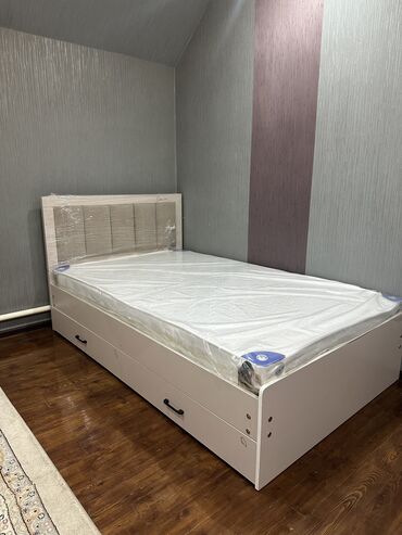 уличное освещение с солнечными батареями: Полутораспальная кровать, Новый, С матрасом, ЛДСП, длина - 2000 см