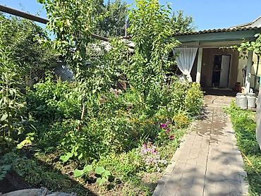 круглый: 🏠 Продаётся просторный дом в районе Тоголок Молдо / Фере 📐 Дом — 140 — 5