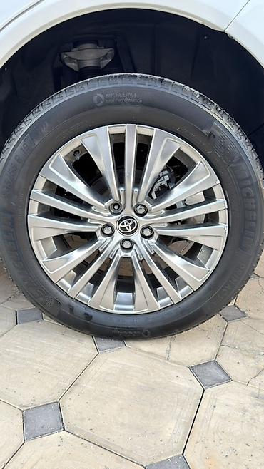 reno stepway: Toyota Venza: 2023 г., 2.5 л, Автомат, Гибрид, Кроссовер — 4