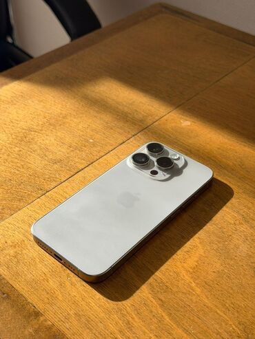 toxunma çanta: IPhone 15 Pro, 256 GB, Gümüşü, Simsiz şarj