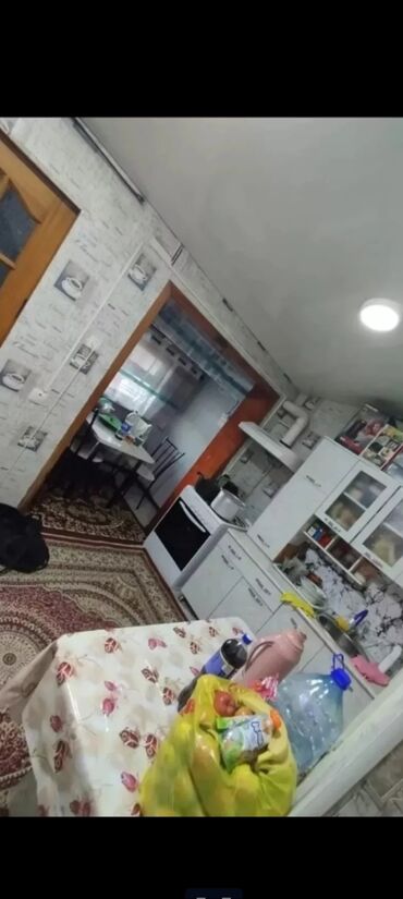 ищу квартиру или дом: 57 м², 3 комнаты, Парковка, Забор, огорожен