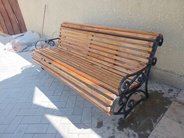 Другая мебель: Продаю скамейку дерево спинкой