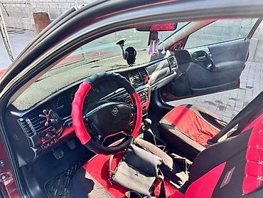 mercedesbenz milenium: Opel Vectra: 1997 г., 1.8 л, Механика, Седан — 2