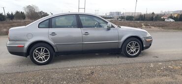 Volkswagen: Volkswagen Passat: 1.8 l | 2004 il Sedan — 13