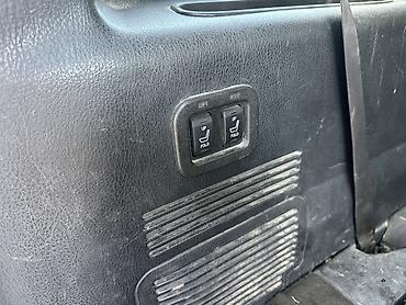 из дубая: Mercury Mountaineer: 2008 г., Внедорожник — 6
