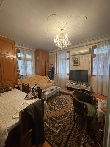 Köhnə tikili: Bakı, Qaraçuxur qəs., 3 otaqlı, Köhnə tikili, m. Neftçilər, 70 kv. m -da lalafo.az — 3 Köhnə tikili: Bakı, Qaraçuxur qəs., 3 otaqlı, Köhnə tikili, m. Neftçilər, 70 kv. m — 3