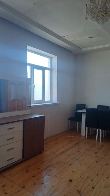 Yeni tikili: Avtazavodda 1ci küçədə ev satılır, 3 otaq, yolun qırağı, Qiymətdə — 3