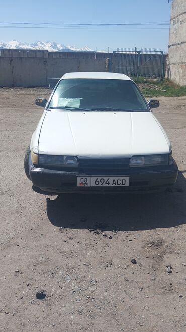 авто не нахаду: Mazda 626: 1988 г., 2 л, Механика, Бензин, Хэтчбэк