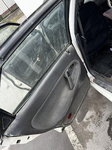 мазда 626 купэ: Mazda Cronos: 1992 г., 1.8 л, Механика, Бензин, Хэтчбэк — 10