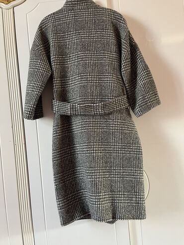 пальто женское: Пальто XS (EU 34), S (EU 36), цвет - Серый