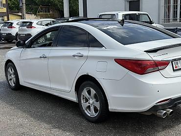 prius 2019: Hyundai Sonata: 2010 г., Автомат, Седан — 4