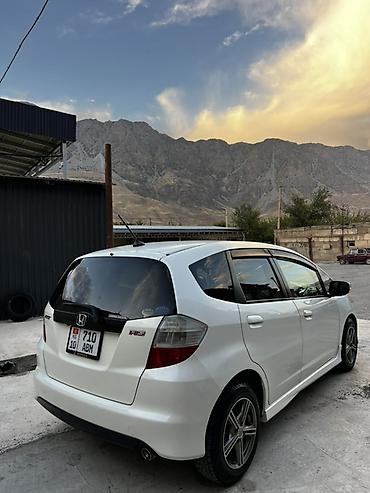 Honda: Honda Fit: 2008 г., 1.5 л, Вариатор, Бензин, Хэтчбэк — 4