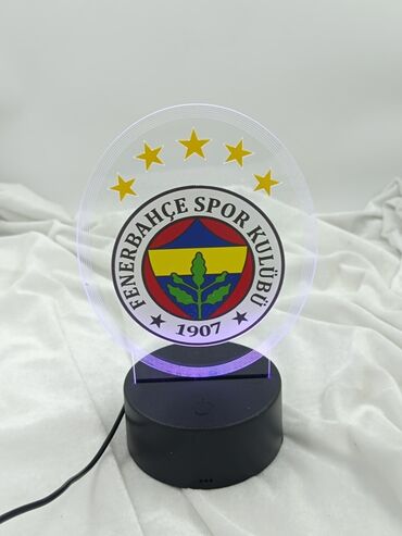 Stol lampaları: LED akril işıqlandırılan stolüstü dekor – futbol klub loqolu - Şəffaf — 4
