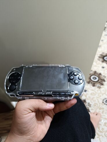 sony psp 3000: Продаю псп и диском прошитая, состояние хорошее в комплекте 5 дисков