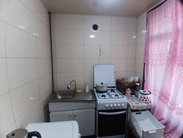 Uzunmüddətli kirayə mənzillər: Ev kiraye verilir aileye iw adamina 2 otaqdi. kohne yevlax — 11