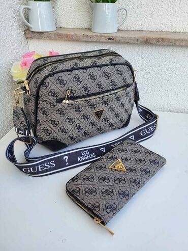 Torbe: Cena torbi 2900
cena novcanika 2200
Porez — 18