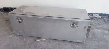 книжный шкав: Шаймандар үчүн шкаф, Колдонулган, Бар