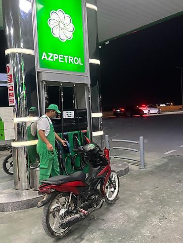 mopet elektrik: Sport üslublu şəhər moped/motosiklet - Korpusu: qırmızı-qara plastik — 2