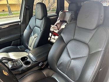 Porsche: Ağ rəngdə olan Porsche Cayenne avtomobili. Qabaq tərəfində duman -da lalafo.az — 7 Porsche: Ağ rəngdə olan Porsche Cayenne avtomobili. Qabaq tərəfində duman — 7