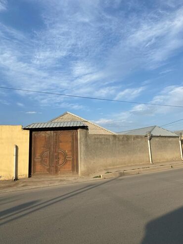 Otaqların satışı: Ev 2 mertebelidir. Gence seher Gulustan qesebesi Arkadan azca iceride — 19