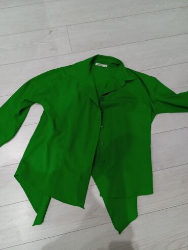 Polo köynəklər: Brend: JOY MISS Model: Asimmetrik kəsimli qadın köynəyi - Rəng
